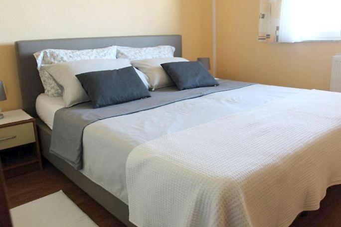 Apartments Ficur With Swimming Pool & Grill, Portoroz Ngoại thất bức ảnh